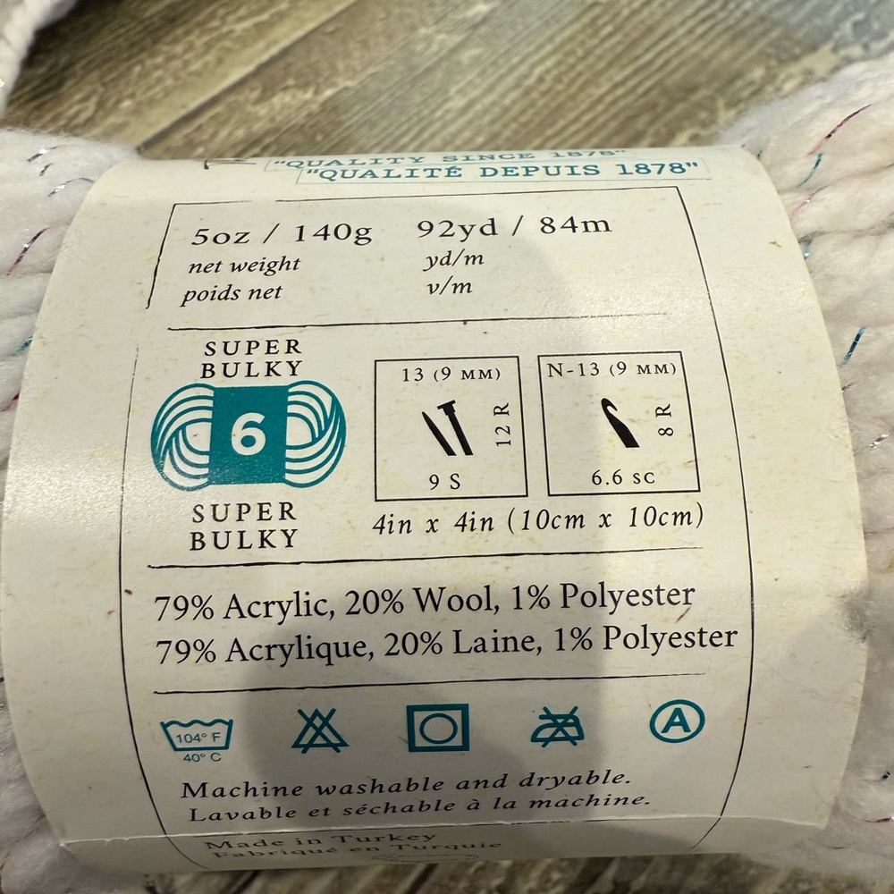 New Lion Brand Yarns Wool Ease Think & Quick - Picture 3 of 4